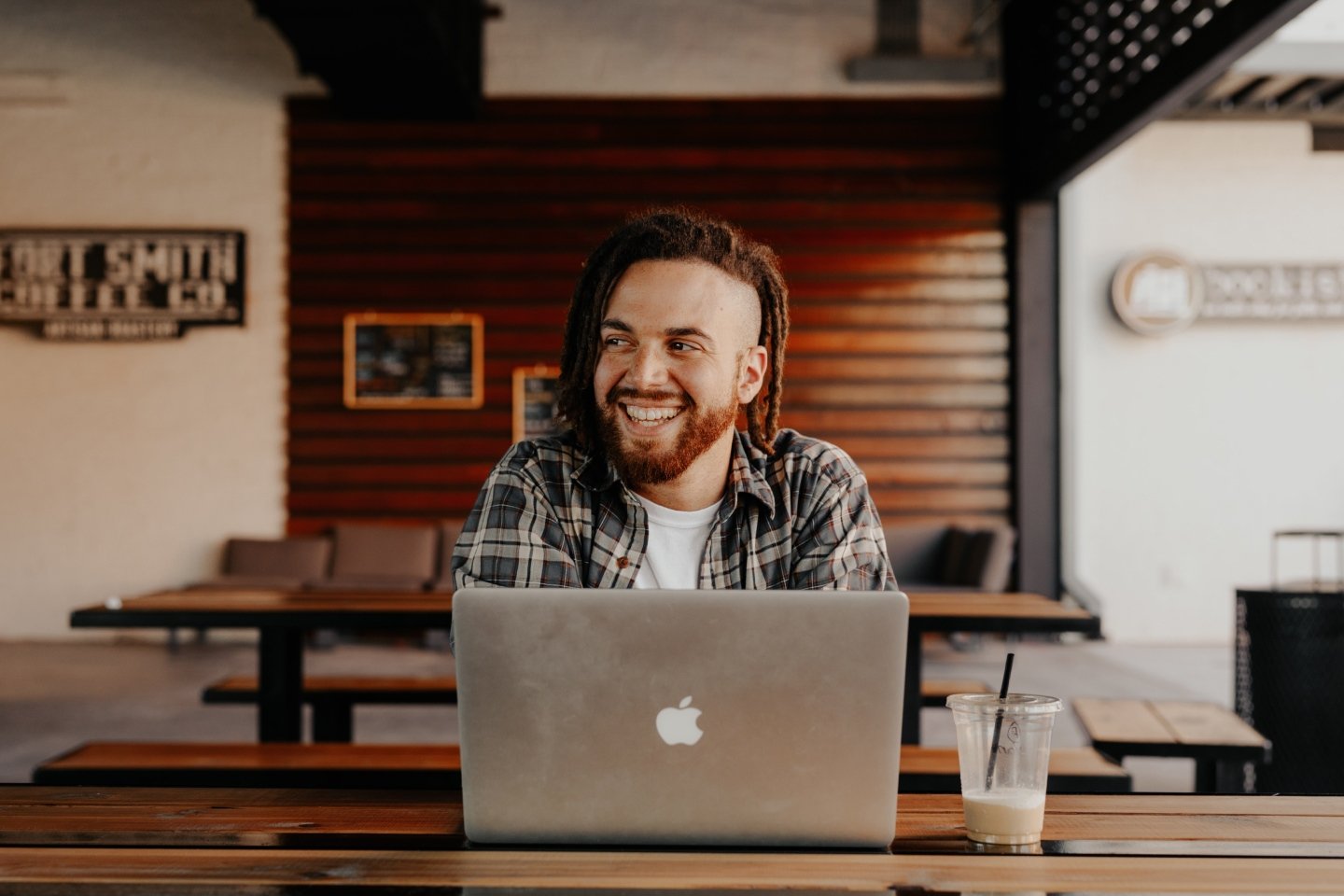 Man using Apple Macbook latop